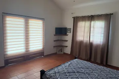 Image de Ocean view, block to beach, , Cozy 1-room house in bucaro with Ac
