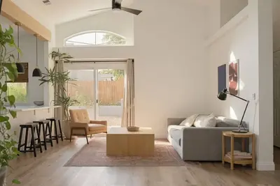 Image de Modern 3 Bedroom house in Sacramento w/ Private Sauna