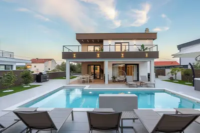 Image de Villa Azoria with pool and jacuzzi (Kvarner - Žgaljići)