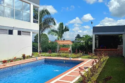 Image de House with a Pool and Jacuzzi in the Coffee Region, 25 minutes from Parque Café
