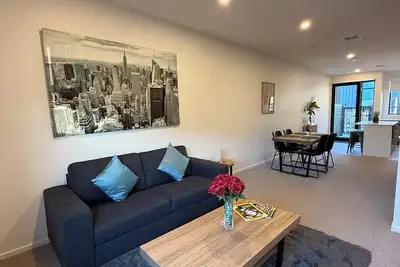 Image de New large 3br, 3bathrms townhouse in Gunghalin, mountain views, central location