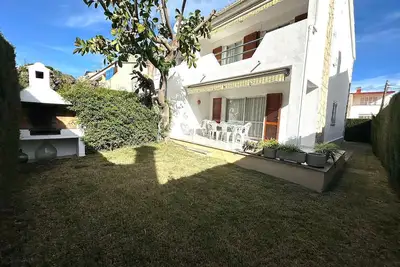 Image de Maison de vacances 'Adosado Mar i Pins' avec terrasse privée, jardin privé et Wi-Fi
