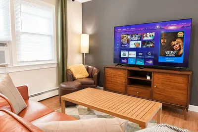 Image de 2br/2ba, Bonus Office, King Bed, W/D In-Unit, Pets