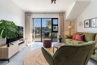 Image de Neo-African apartment at the entrance of Durbanville wine route