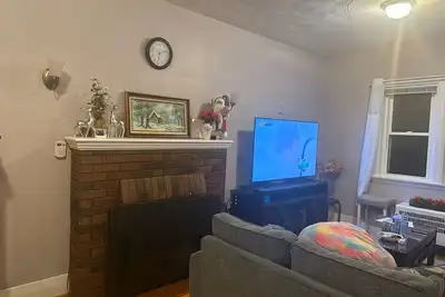 Image de Cozy 2-bedroom basement in Peterborough