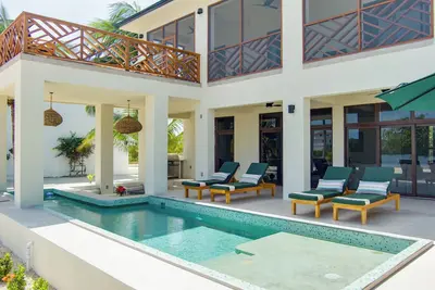 Image de Luxury Waterfront Villa-Sleeps 12-Pool-Golf Cart