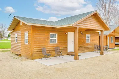 Image de Dual Cabin Retreat Near Mississippi River Fun!