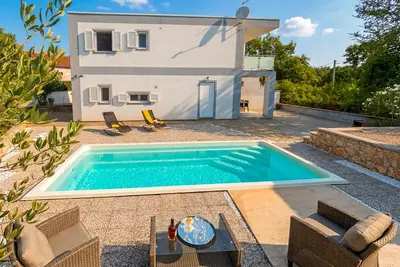 Image de Stunning home in Gabonjin