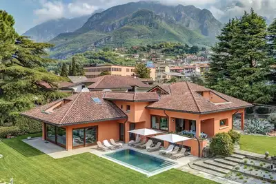 Image de Charming Lake Front Villa Beatrice in Mandello del Lario