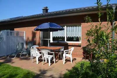 Image de À seulement 700 mètres de la plage de sable de la mer Baltique, Wi-Fi et lave-vaisselle, patio avec mobilier de jardin