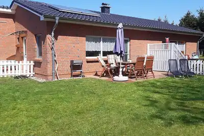 Image de À seulement 700 mètres de la plage de sable de la mer Baltique, Wi-Fi et lave-vaisselle, patio avec mobilier de jardin