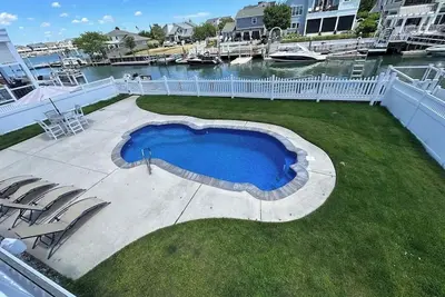 Image de In Ground Pool - Waterfront Aaa Location Boat Dock