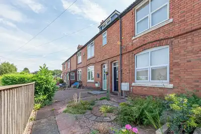 Image de Charming 3-Bed Home with Private Garden | Sleeps 5 - Pass the Keys