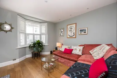 Image de Charming Urban Retreat | Garden | City Location - Pass the Keys