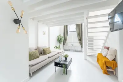 Image de Urban White - loft lumineux avec terrasse
