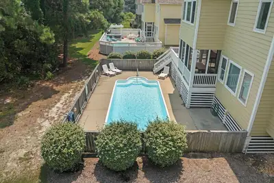 Image de Calm C's: Dog Friendly | Hot Tub | Pool