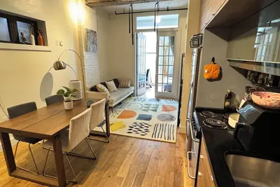 Image de Private and Artsy, Prime Williamsburg 2Bed Apt.