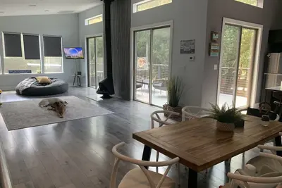 Image de Charming 3-bedroom house in soothing Coldspring with outdoor kitchen and firepit