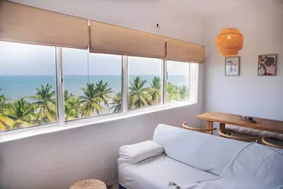 Image de Seafront Apt - Ac - King Bed - Fast Wi-Fi