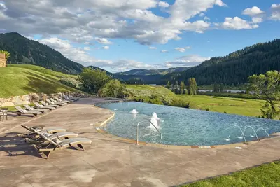 Image de Elegant 4br Meadow Cabin | Mountain View + Hot Tub