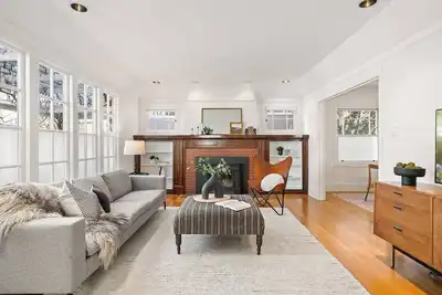 Image de Elegant home in walkable Gourmet Ghetto