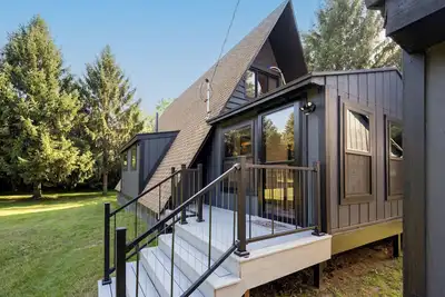 Image de Secluded A-Frame on 10 Acres | At the Pines