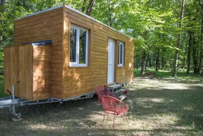 Image de Tiny House et rivière dans un des plus beaux villages de France