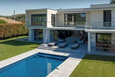 Image de Evasion Prestige à Biot, Design et piscine privée chauffée