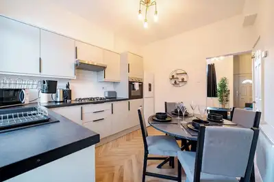 Image de Hyde Home | Stockport & Manchester Links | Parking