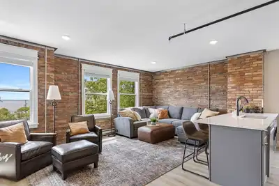 Image de Historic Brownstone Apartment, Heirloom Vacations