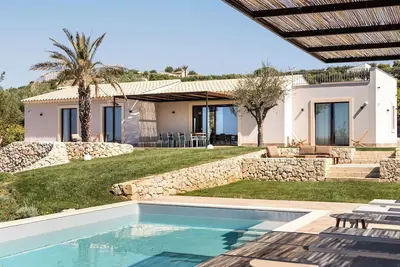 Image de Belle maison de vacances privée avec piscine privée, Wifi, climatisation, Tv, vue panoramique