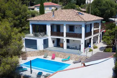 Image de Haut de villa avec piscine et clim - 10 pers.