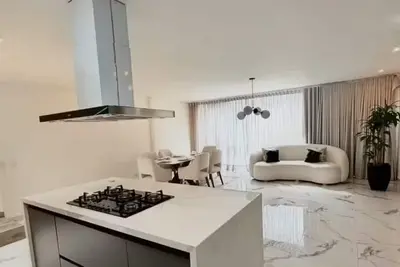 Image de Casa de Lujo en Envigado 300 m²Vista + Privacidad