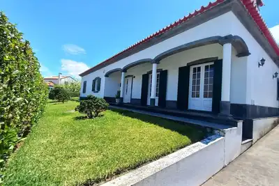 Image de Spacious Typical Azorean House
