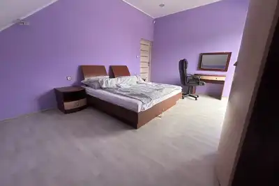 Image de A spacious house with a garden by the sea, close to the beach and the pier.