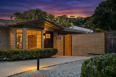 Image de Peaceful Monterey Forest Escape - Fully Renovated 4br Home