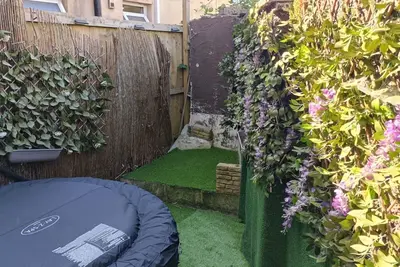 Image de Cosy Hot Tub Hideaway w/Private Garden