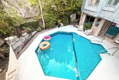 Image de Luxury  Villa w/ Pool, Max Amenities