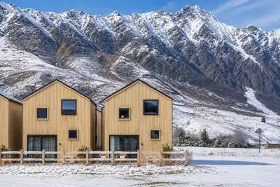 Image de Prime location, mountain views