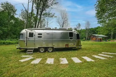 Image de Catskills Airstream! Pavilion & Fire Pit Access