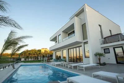 Image de Luxury Villa with swimming pool, seaview, lakeview, jacuzzi
