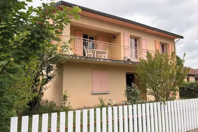 Image de Maison familiale avec jardin et terrasse
