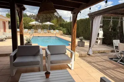 Image de Beautiful villa with a pool, ideal for 1 or 2 families
