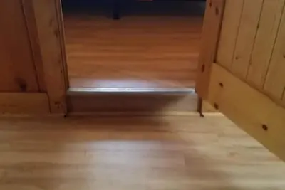 Image de \"Captains Hideaway\" Unique Tiny House Lake Cabin!