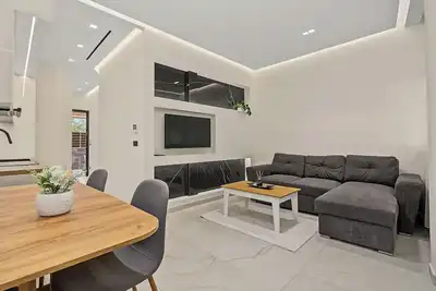 Image de Marble and Onyx Luxury Suite