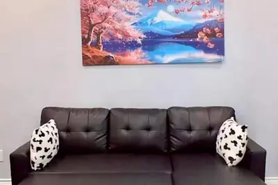 Image de Blue 201 Luxury is within walking distance of the Sfa campus.