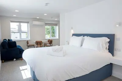 Image de The Maycliffe - Spacious Studio nr Harbour
