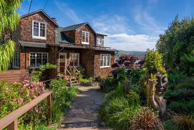 Image de Breathtaking Vista Romantic Home