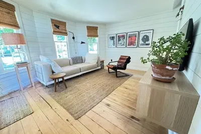 Image de Sun Cottage lakeside comfort in the heart of Town
