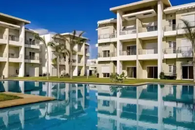 Image de Appartement 2 chambres terrasse rez de jardin piscine et pied dans l eau plage